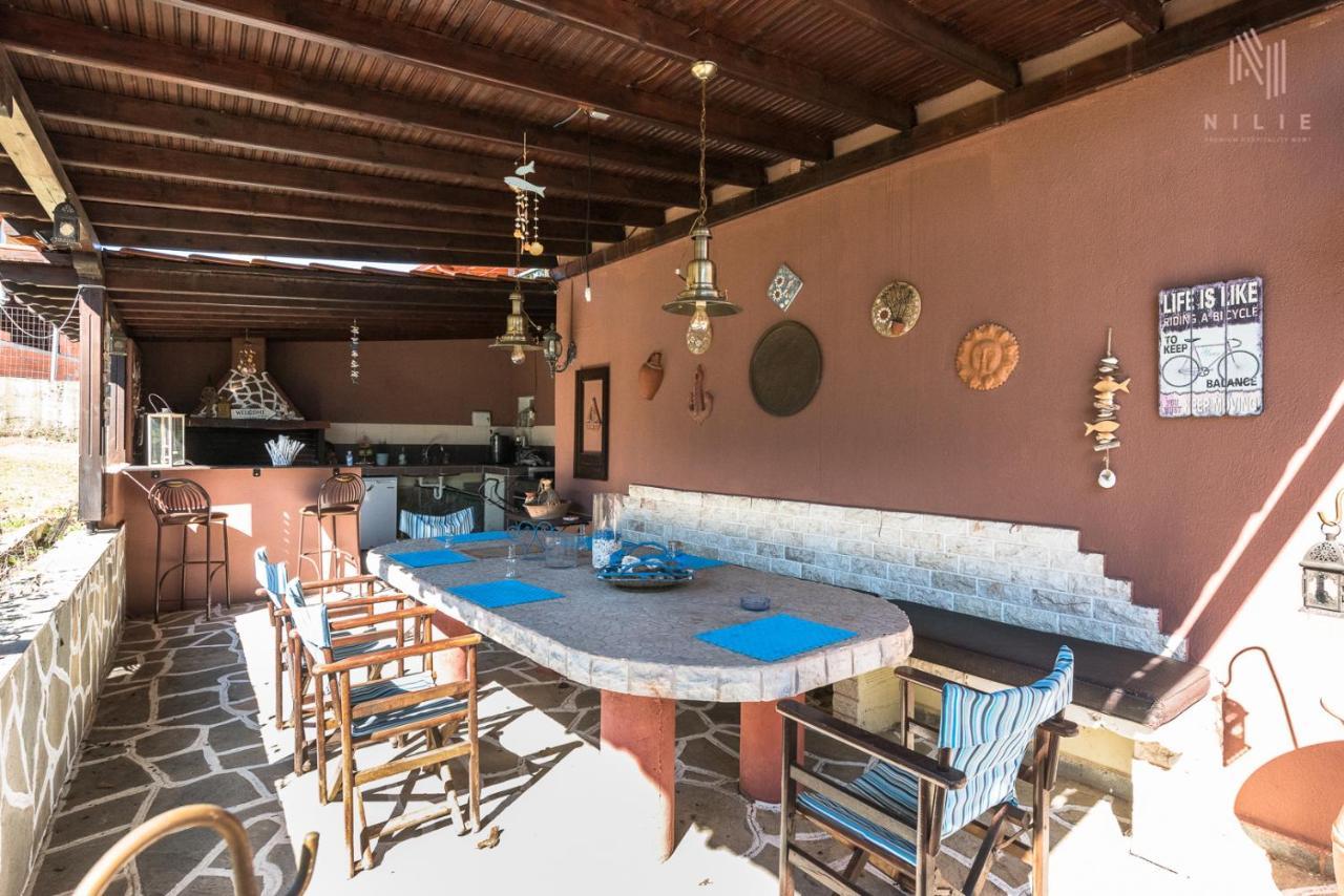 Roadhouse, Nilie Hospitality Mgmt Vila Flogita Exterior foto