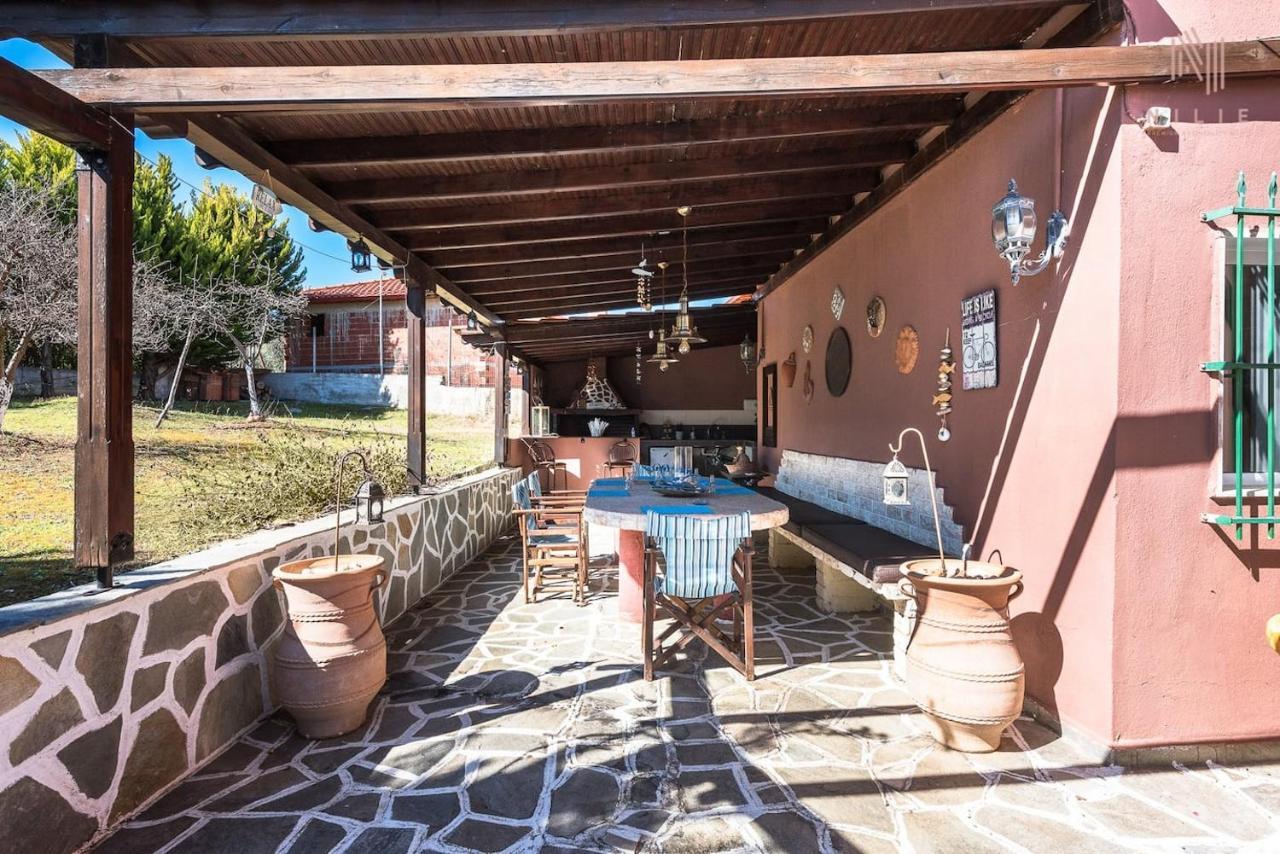 Roadhouse, Nilie Hospitality Mgmt Vila Flogita Exterior foto