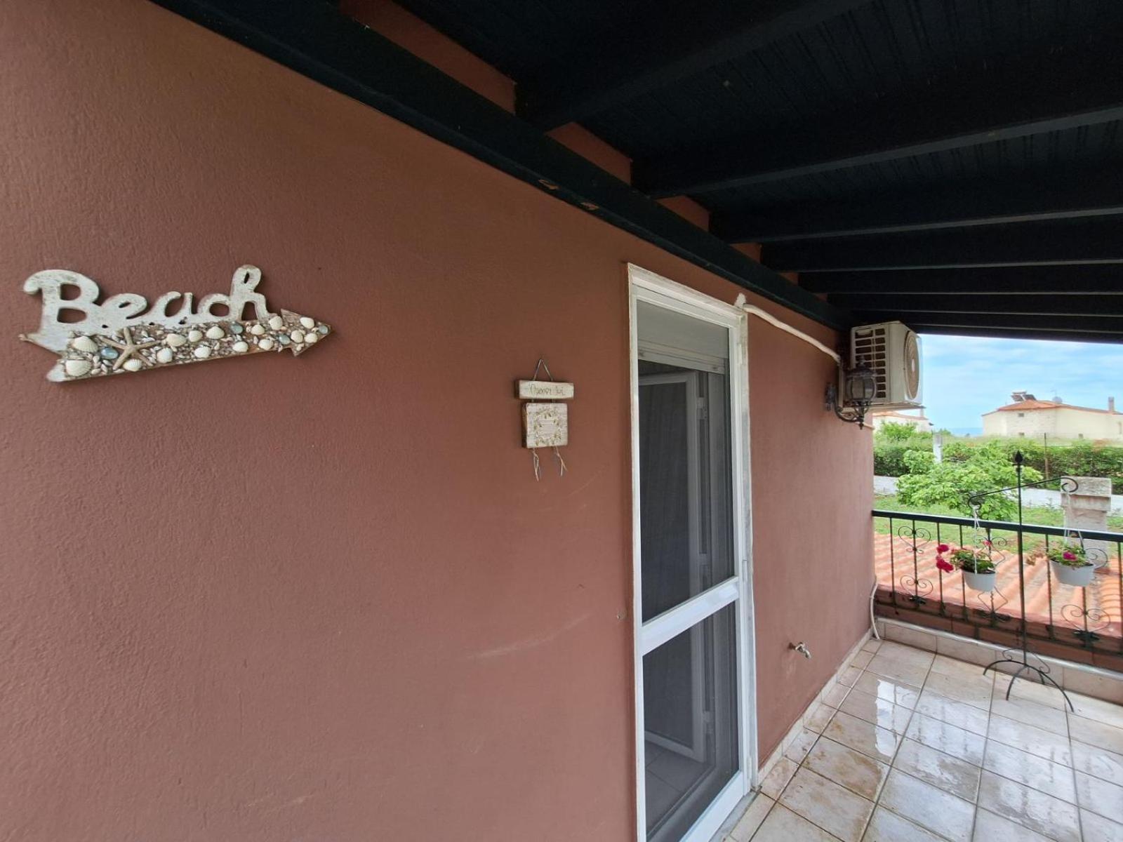 Roadhouse, Nilie Hospitality Mgmt Vila Flogita Exterior foto